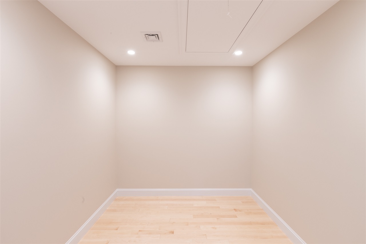 42 State Road, Unit 205 Kittery, ME 03904 - Photo 27 of 31 Gallery Image 27