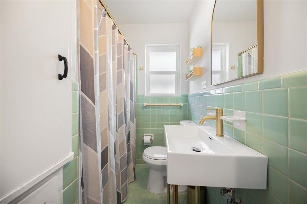 6569 Ascot Lane Dallas, TX 75214 - Photo 15 of 33