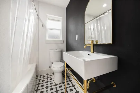 $725,000 | 6569 Ascot Lane, Dallas, TX 75214