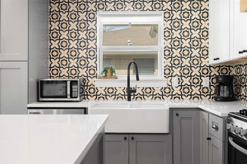 6569 Ascot Lane Dallas, TX 75214 - Photo 10 of 33