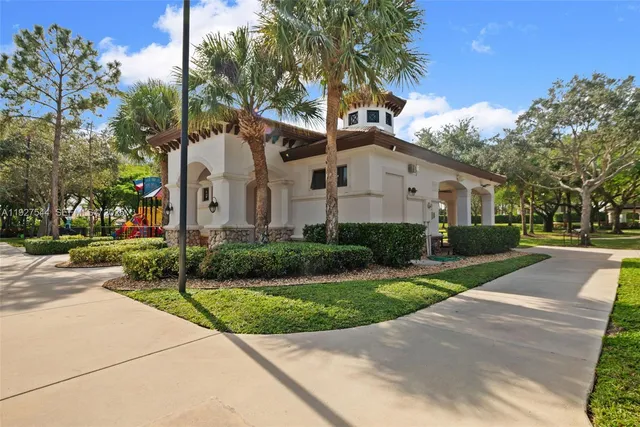 $8,000 | 15275 Southwest 38th Street, Unit 15275, Davie, FL 33331