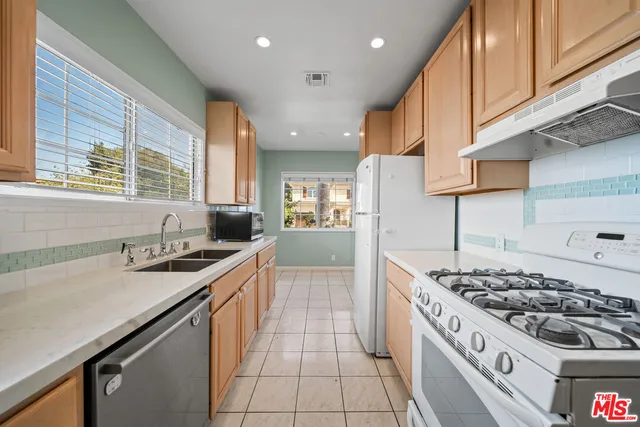 $7,500 | 1453 South Durango Avenue, Los Angeles, CA 90035