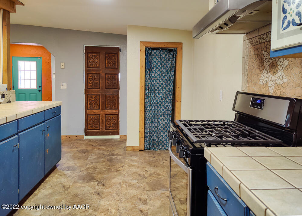 644 Cherokee Road Fritch, TX 79036 - Photo 11 of 40 Kitchen View 3