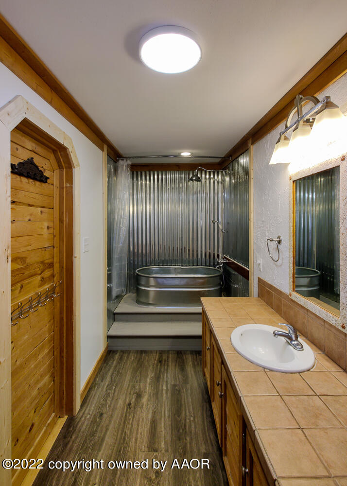 644 Cherokee Road Fritch, TX 79036 - Photo 19 of 40 Master Bathroom
