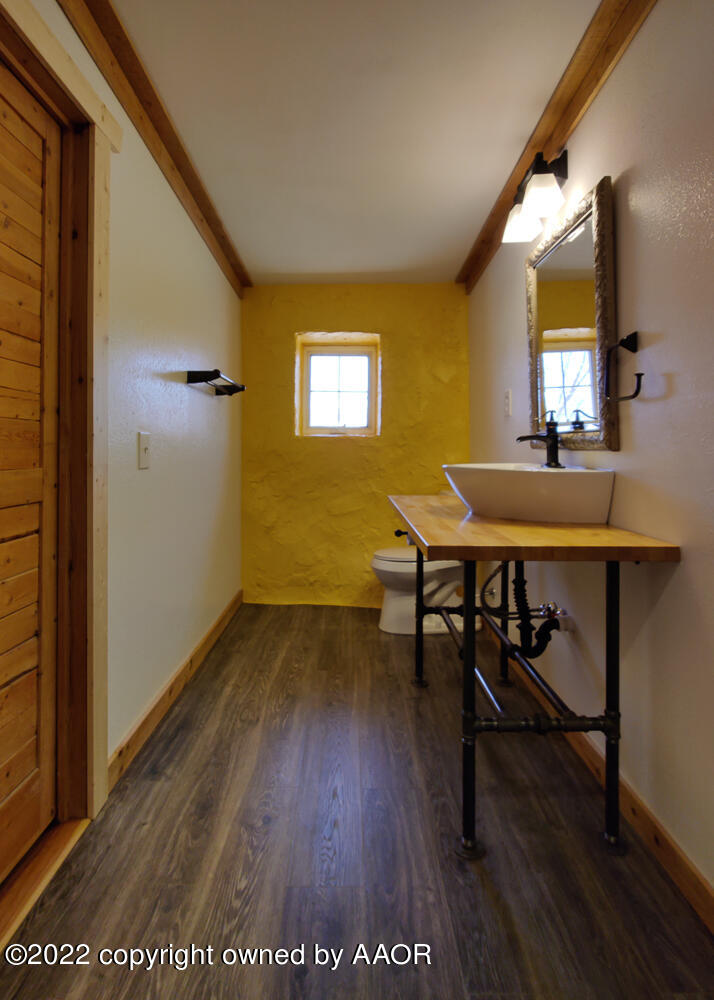 644 Cherokee Road Fritch, TX 79036 - Photo 25 of 40 2nd Bathroom View 2