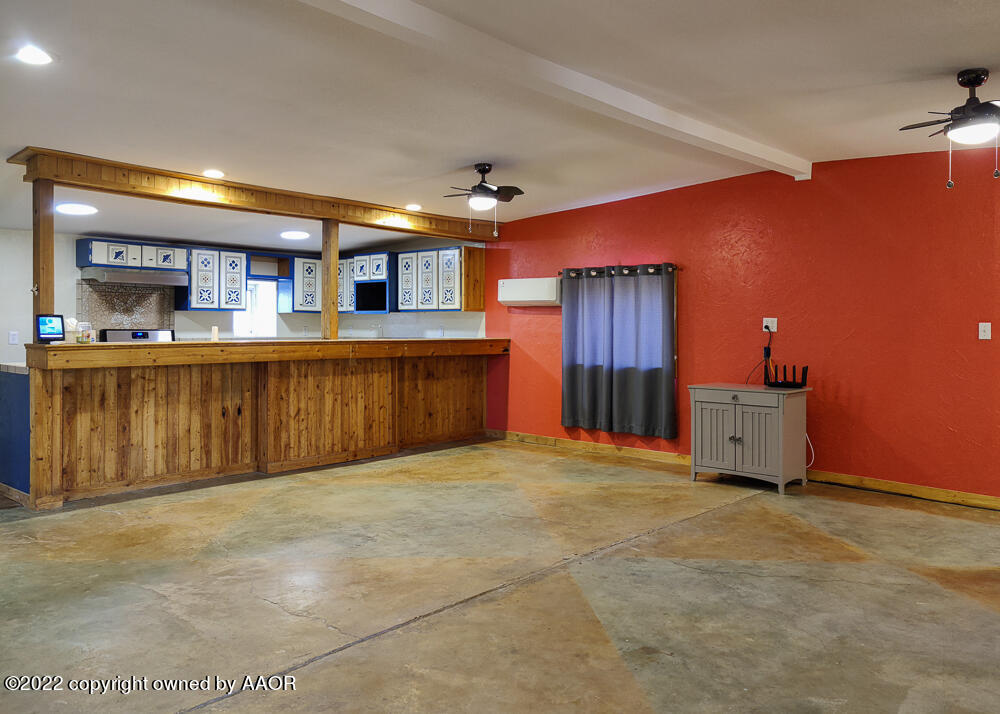 644 Cherokee Road Fritch, TX 79036 - Photo 6 of 40 Living Area View 3