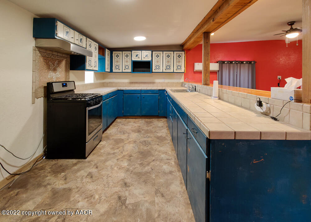 644 Cherokee Road Fritch, TX 79036 - Photo 10 of 40 Kitchen View 2