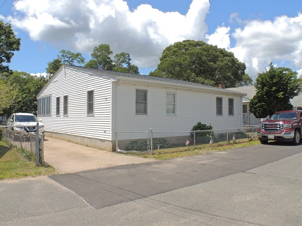 35 Bayview Street Wareham, MA 02571 - Photo 3 of 23