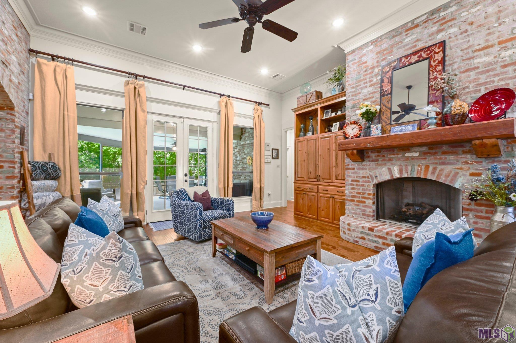12347 Oak Fields Drive Geismar, LA 70734 - Photo 11 of 36 Living Room