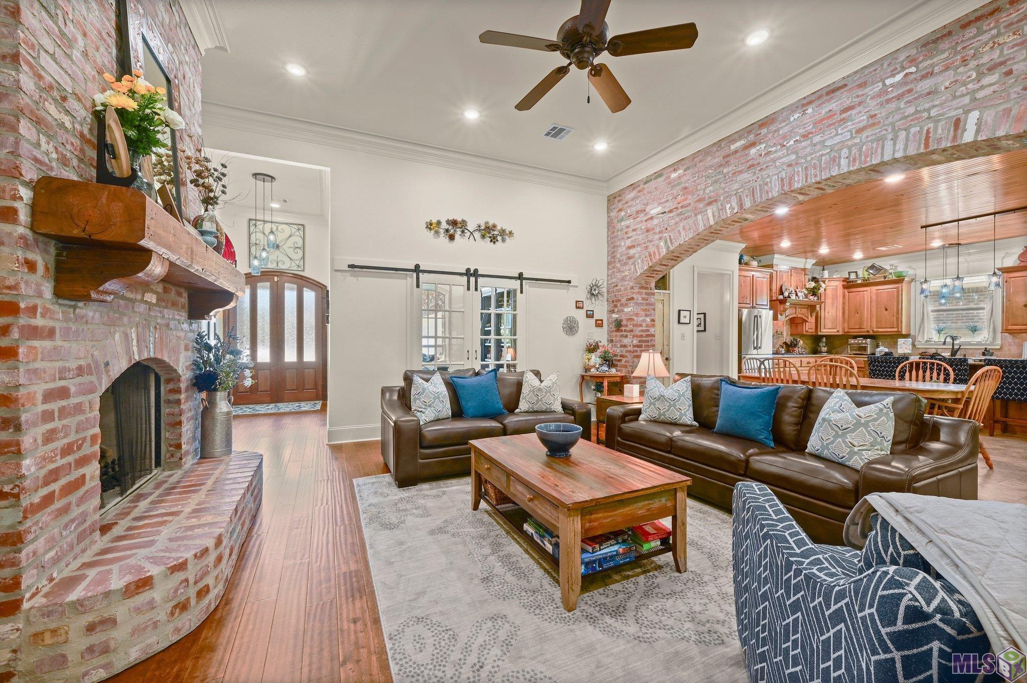 12347 Oak Fields Drive Geismar, LA 70734 - Photo 12 of 36 Living Room
