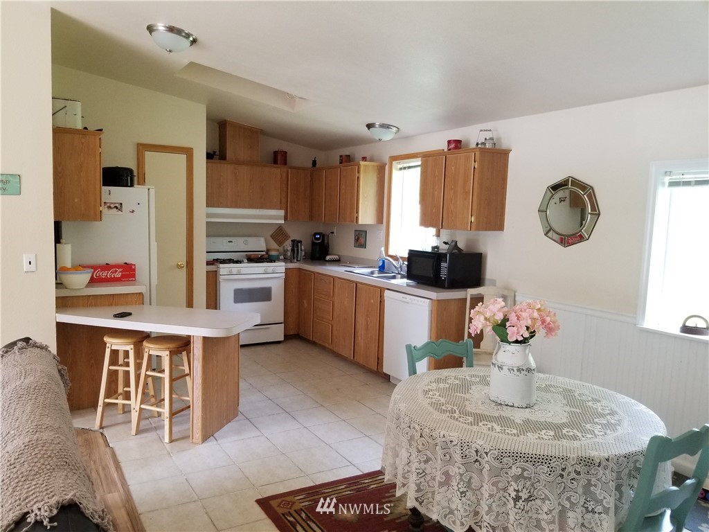 5800 Truck Road Deming, WA 98244 - Photo 9 of 17