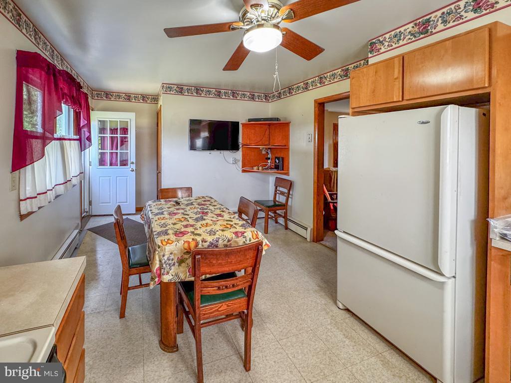 4564 Mountain Road Pasadena, MD 21122 - Photo 8 of 23 Gallery Image 8
