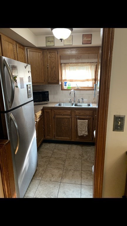 384 Mulberry Street Fall River, MA 02721 - Photo 6 of 10 Gallery Image 6