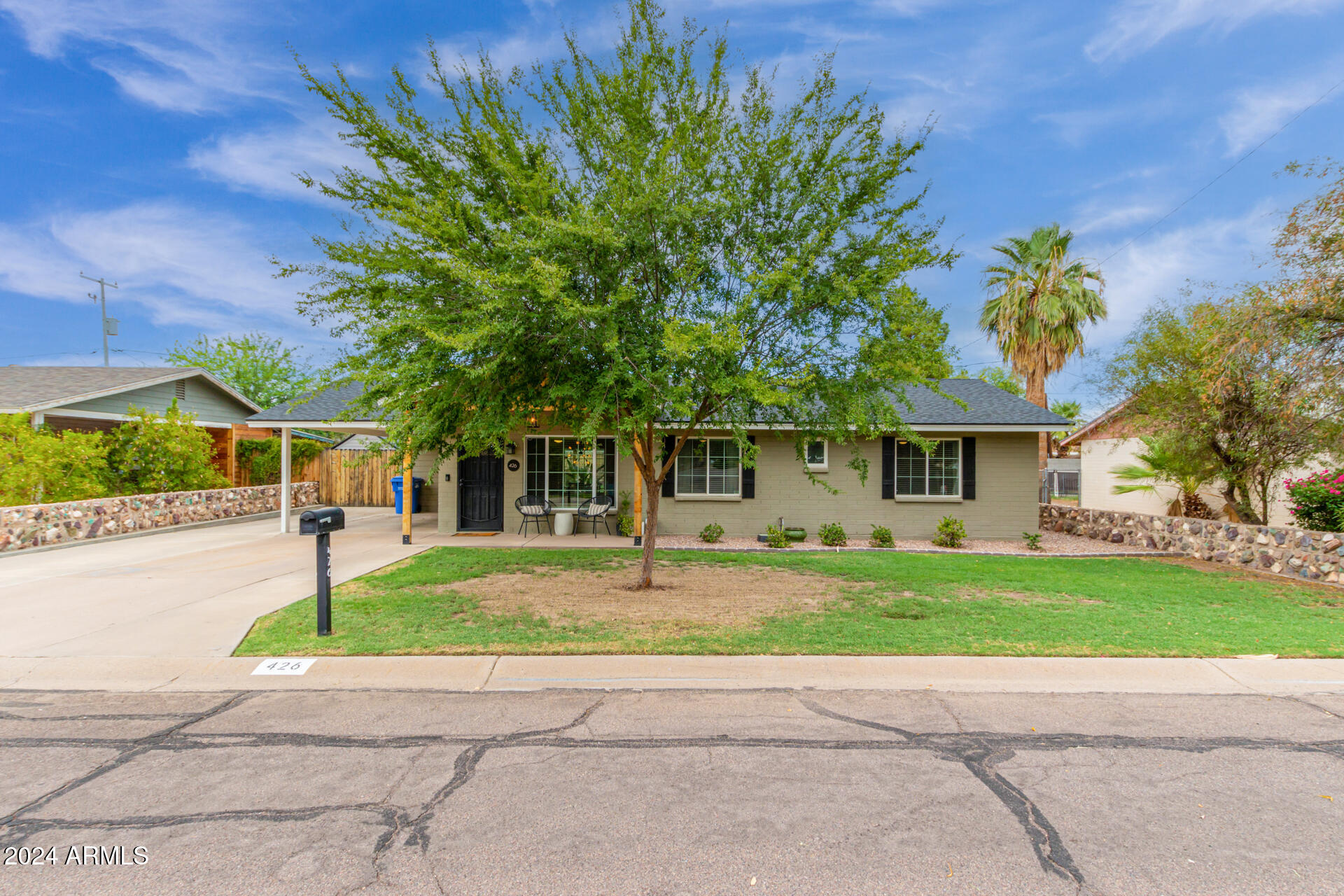 426 East Griswold Road Phoenix, AZ 85020 - Photo 1 of 30 01 - Griswold