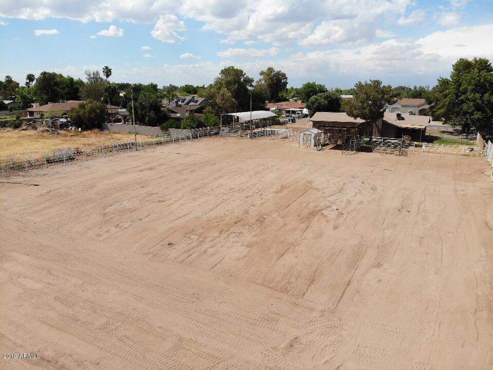 2377 East Willis Road Gilbert, AZ 85297 - Photo 10 of 11 a view of outdoor space with view of trees