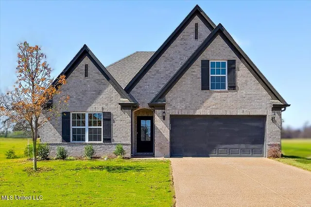 $341,900 | 13855 Wesley Banks Boulevard, Olive Branch, MS 38654