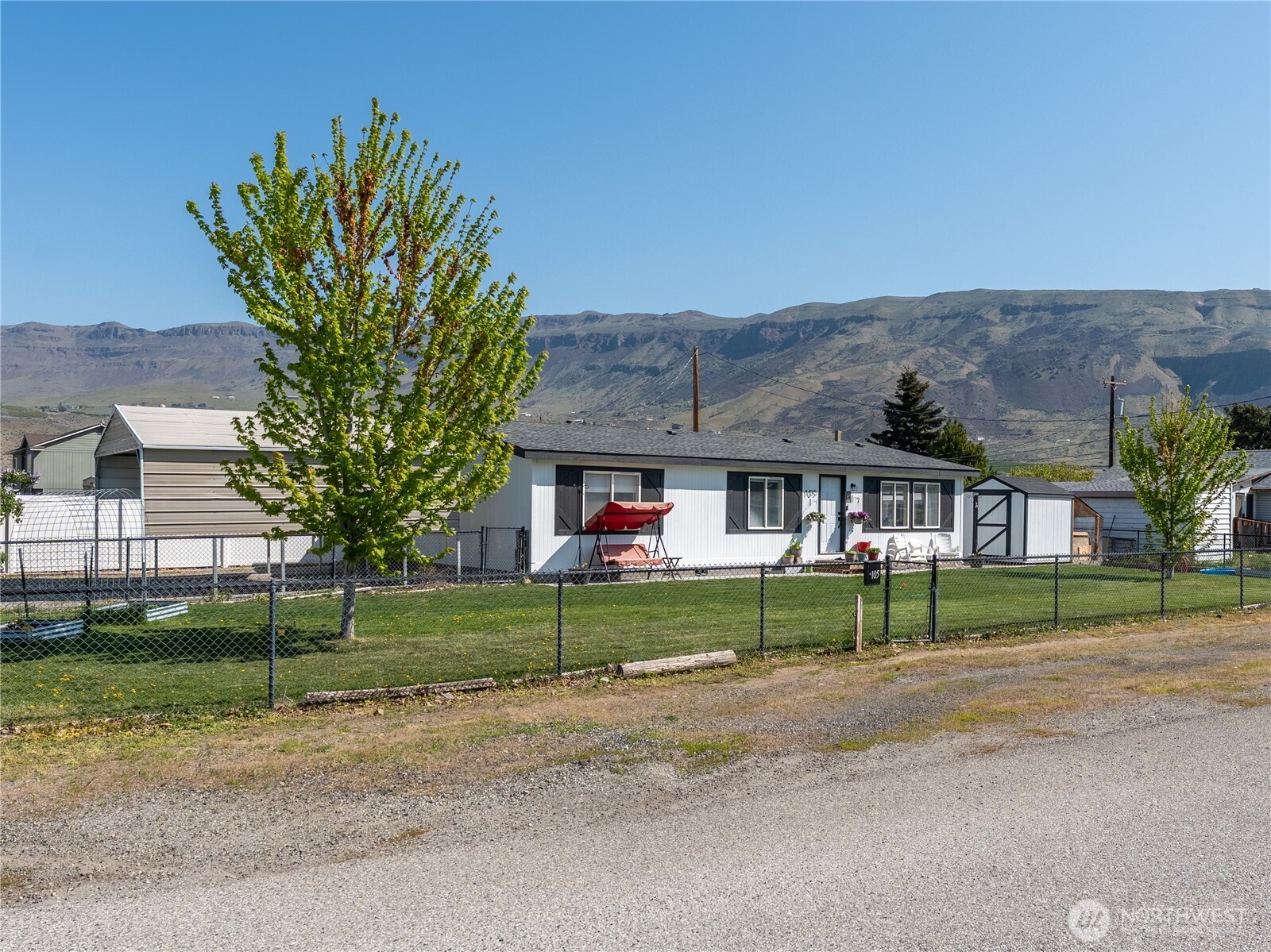 105 3rd Street Southwest Rock Island, WA 98850 - Photo 1 of 39