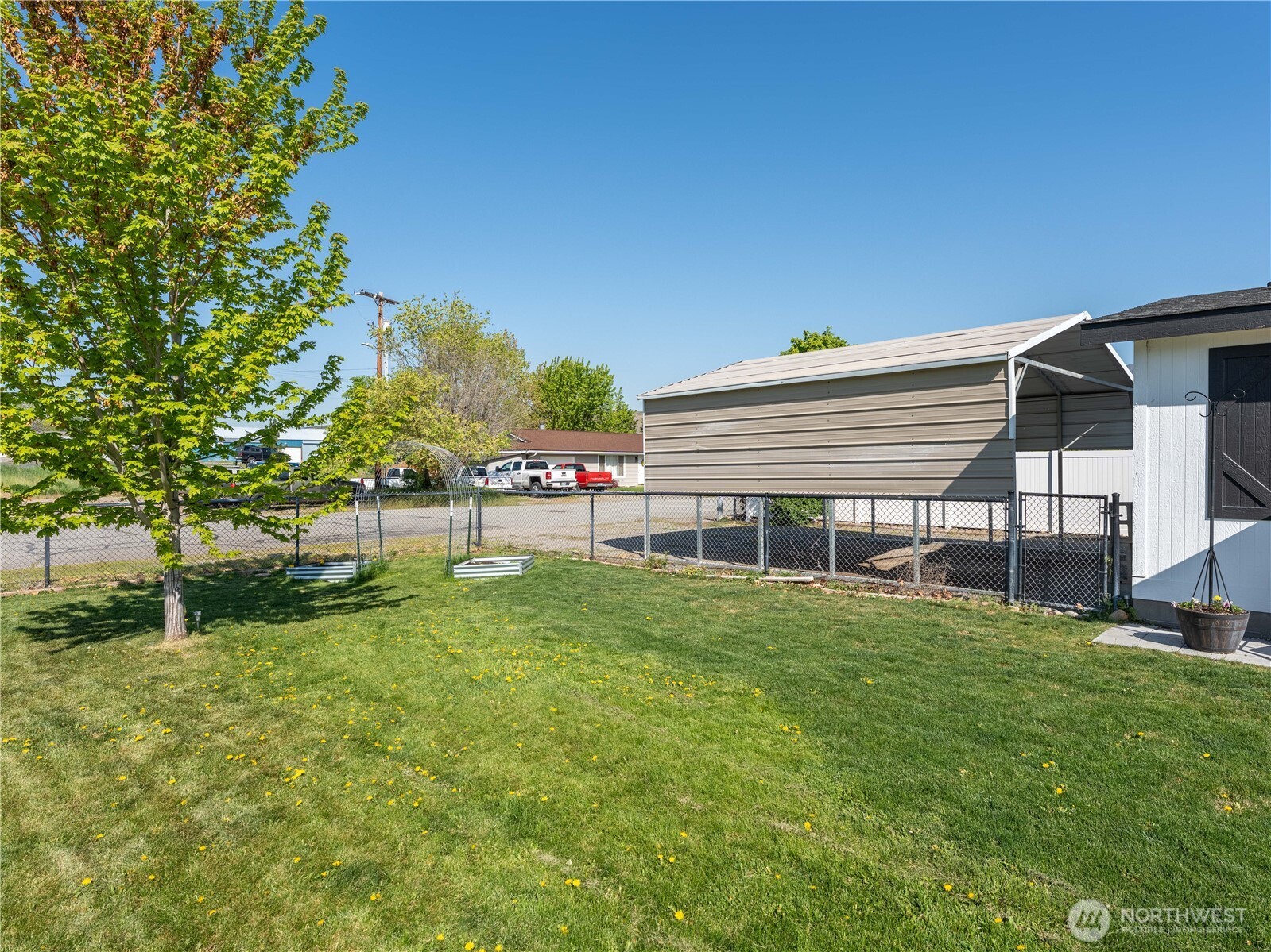 105 3rd Street Southwest Rock Island, WA 98850 - Photo 2 of 39