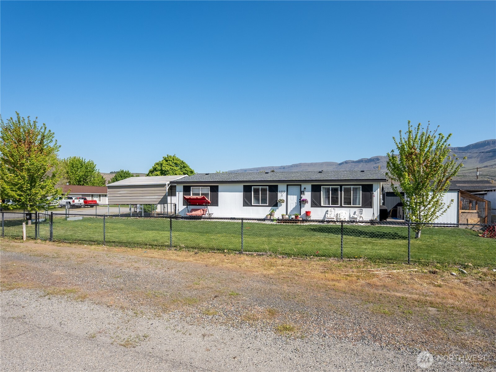 105 3rd Street Southwest Rock Island, WA 98850 - Photo 36 of 39