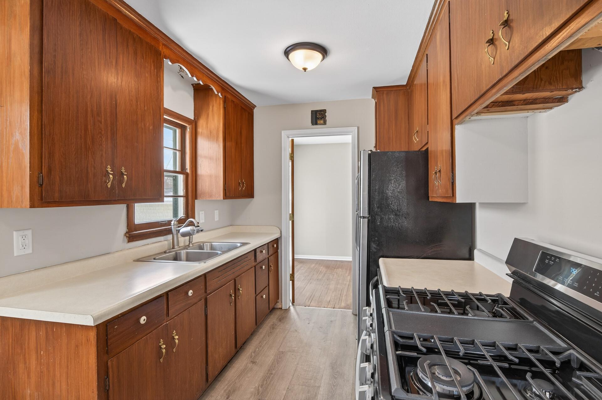 6330 Perry Avenue North Brooklyn Center, MN 55429 - Photo 6 of 20