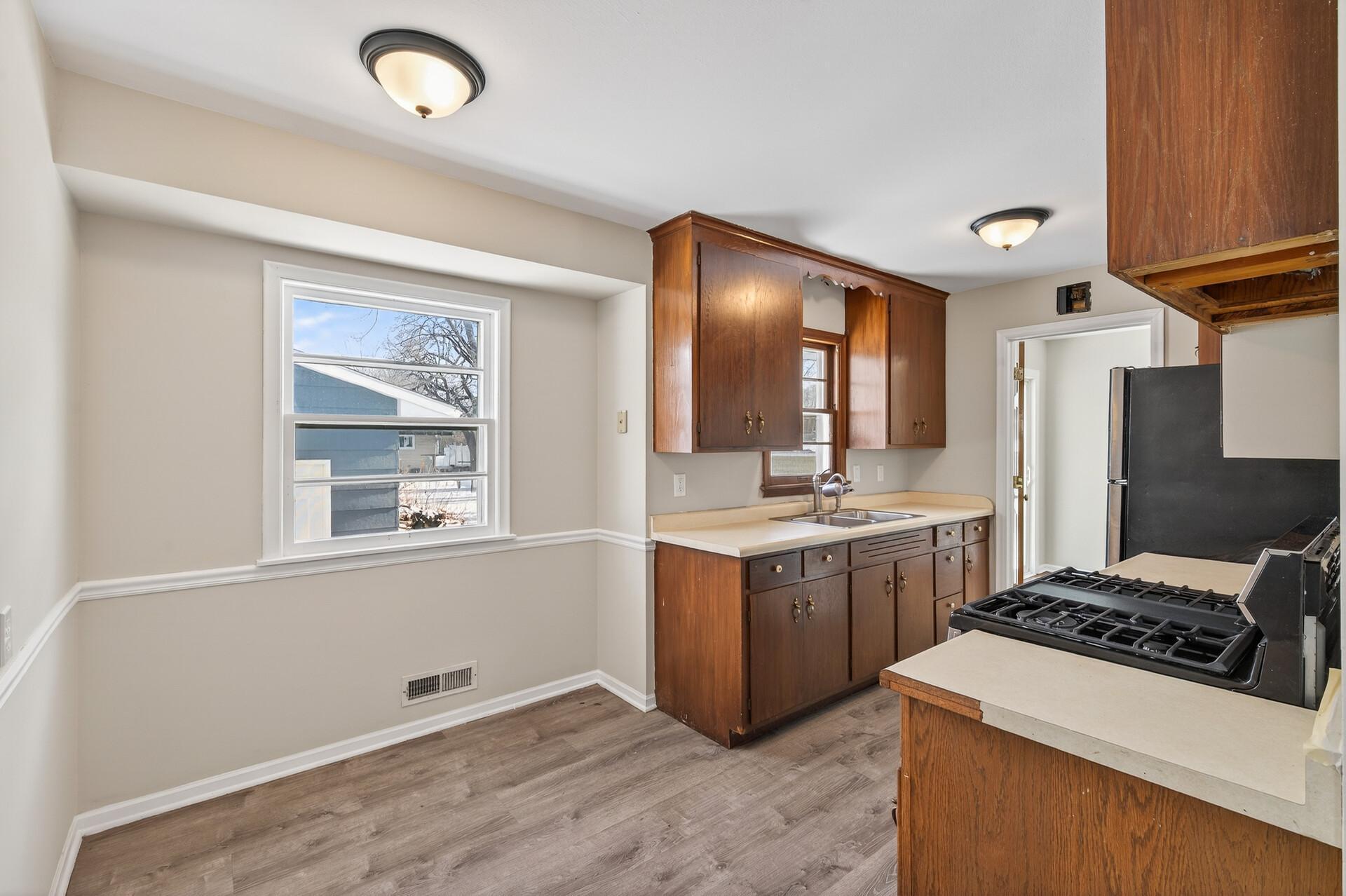 6330 Perry Avenue North Brooklyn Center, MN 55429 - Photo 7 of 20