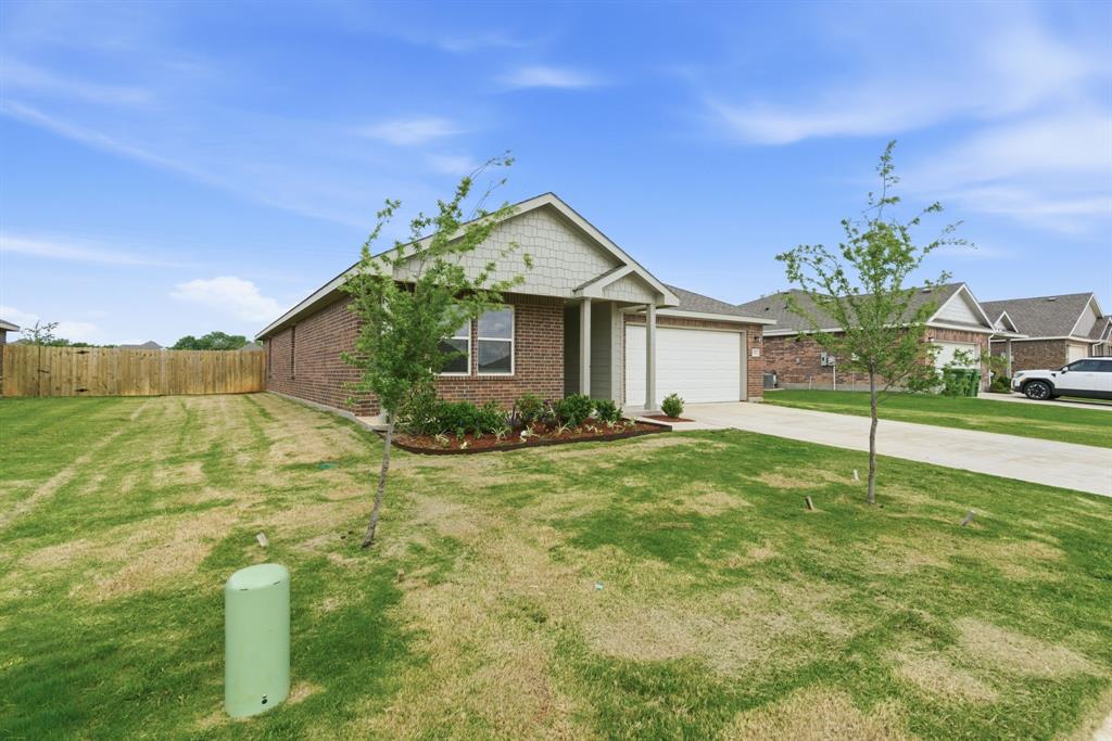 521 Jameson Springtown, TX 76082 - Photo 5 of 40