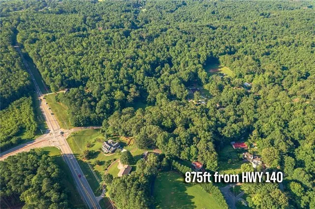 a view of a yard with plants