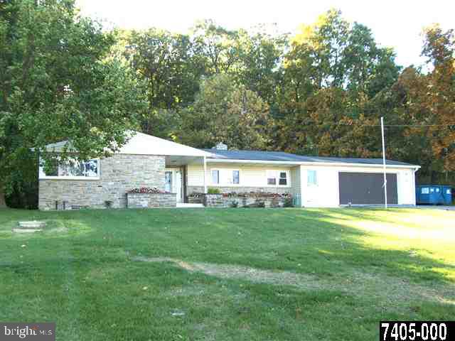 899 Racetrack Road Abbottstown, PA 17301 - Photo 1 of 14 Gallery Image 1