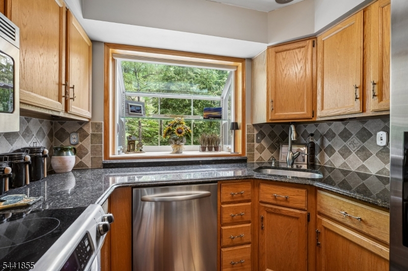 46 Stevens Court Bedminster, NJ 07921 - Photo 9 of 20