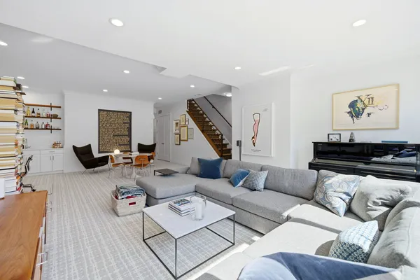 $925,000 | 1470 West Winona Street, Unit 102, Chicago, IL 60640