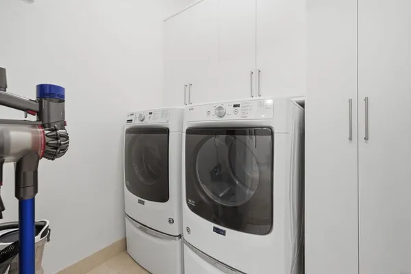 $925,000 | 1470 West Winona Street, Unit 102, Chicago, IL 60640