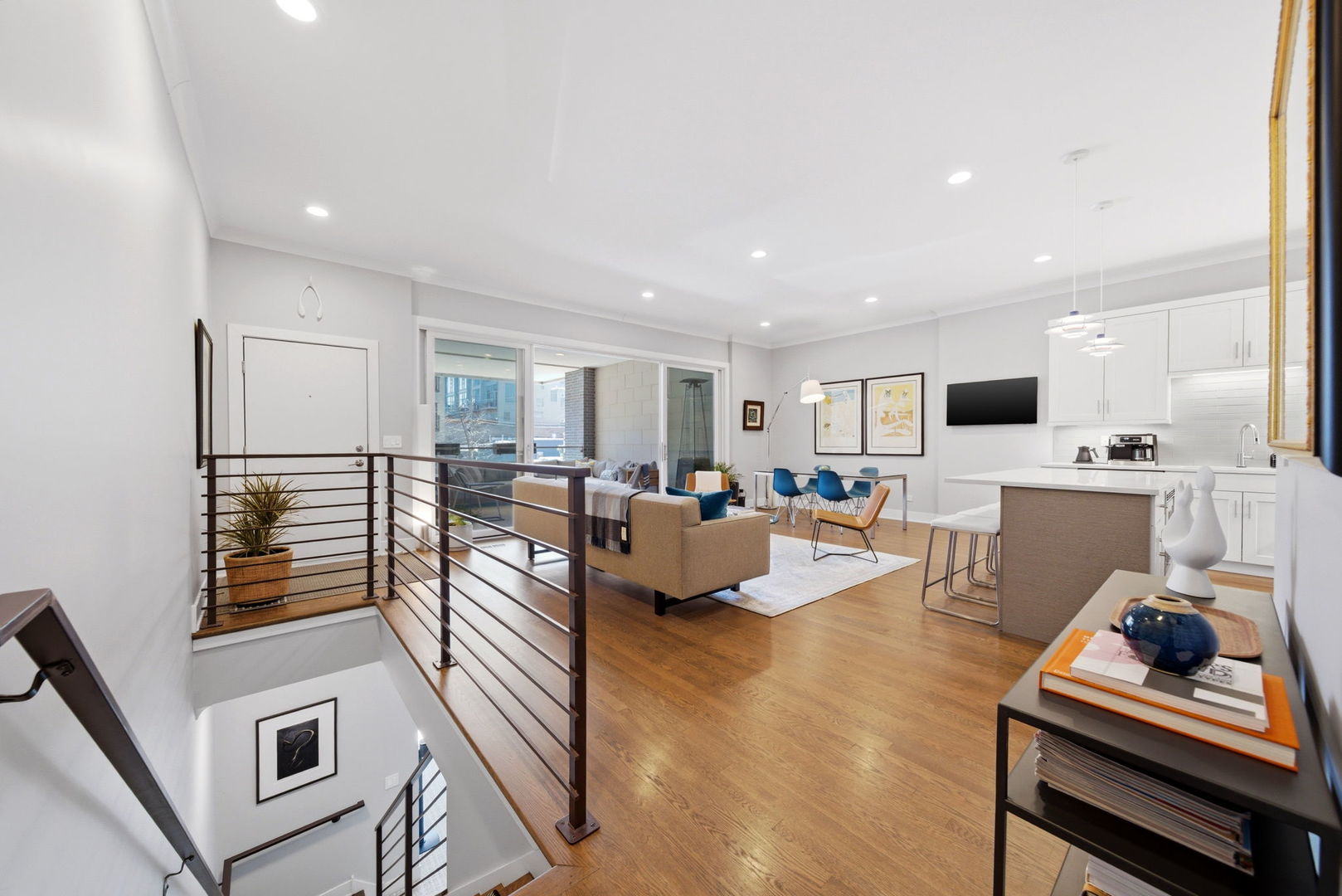 1470 West Winona Street, Unit 102 Chicago, IL 60640 - Photo 5 of 29