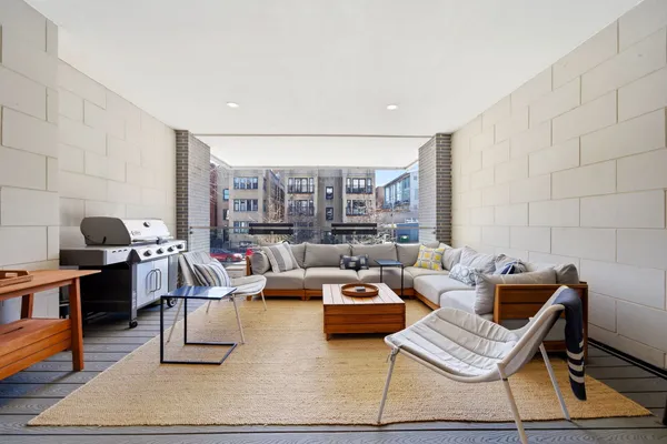 $925,000 | 1470 West Winona Street, Unit 102, Chicago, IL 60640