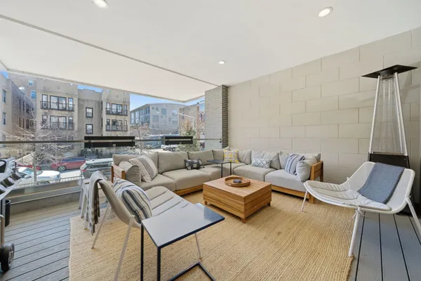 $925,000 | 1470 West Winona Street, Unit 102, Chicago, IL 60640
