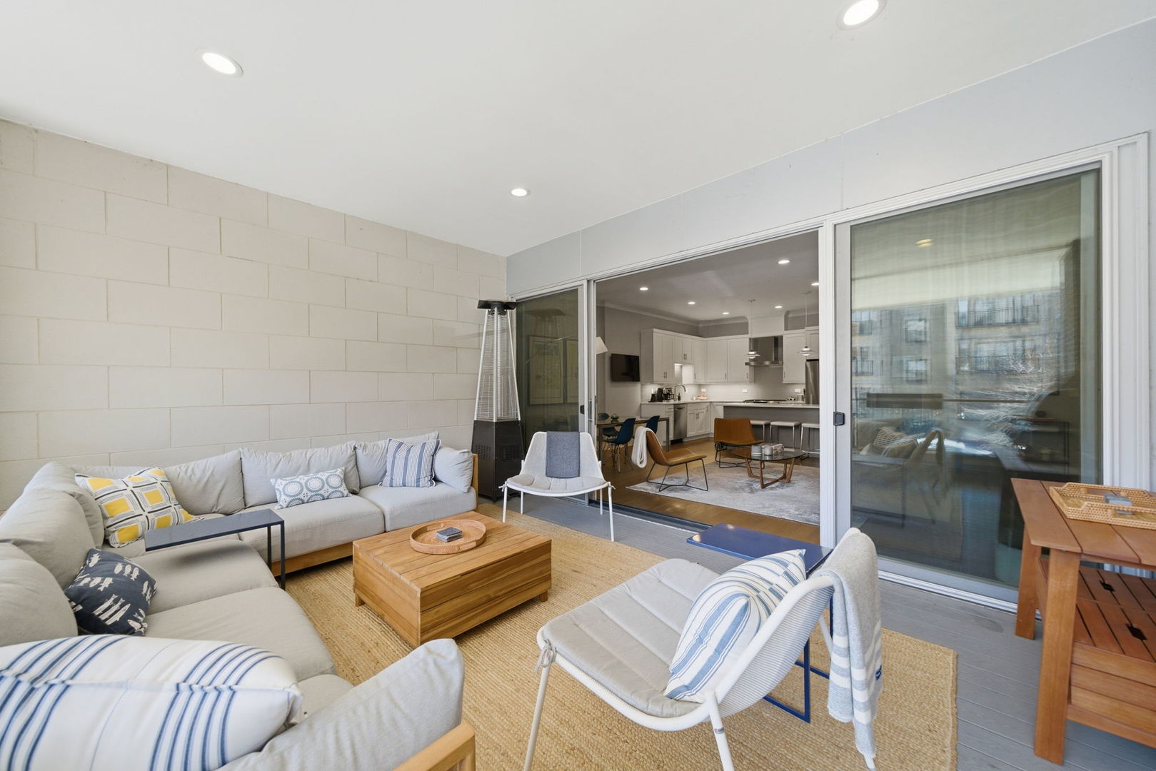 1470 West Winona Street, Unit 102 Chicago, IL 60640 - Photo 9 of 29
