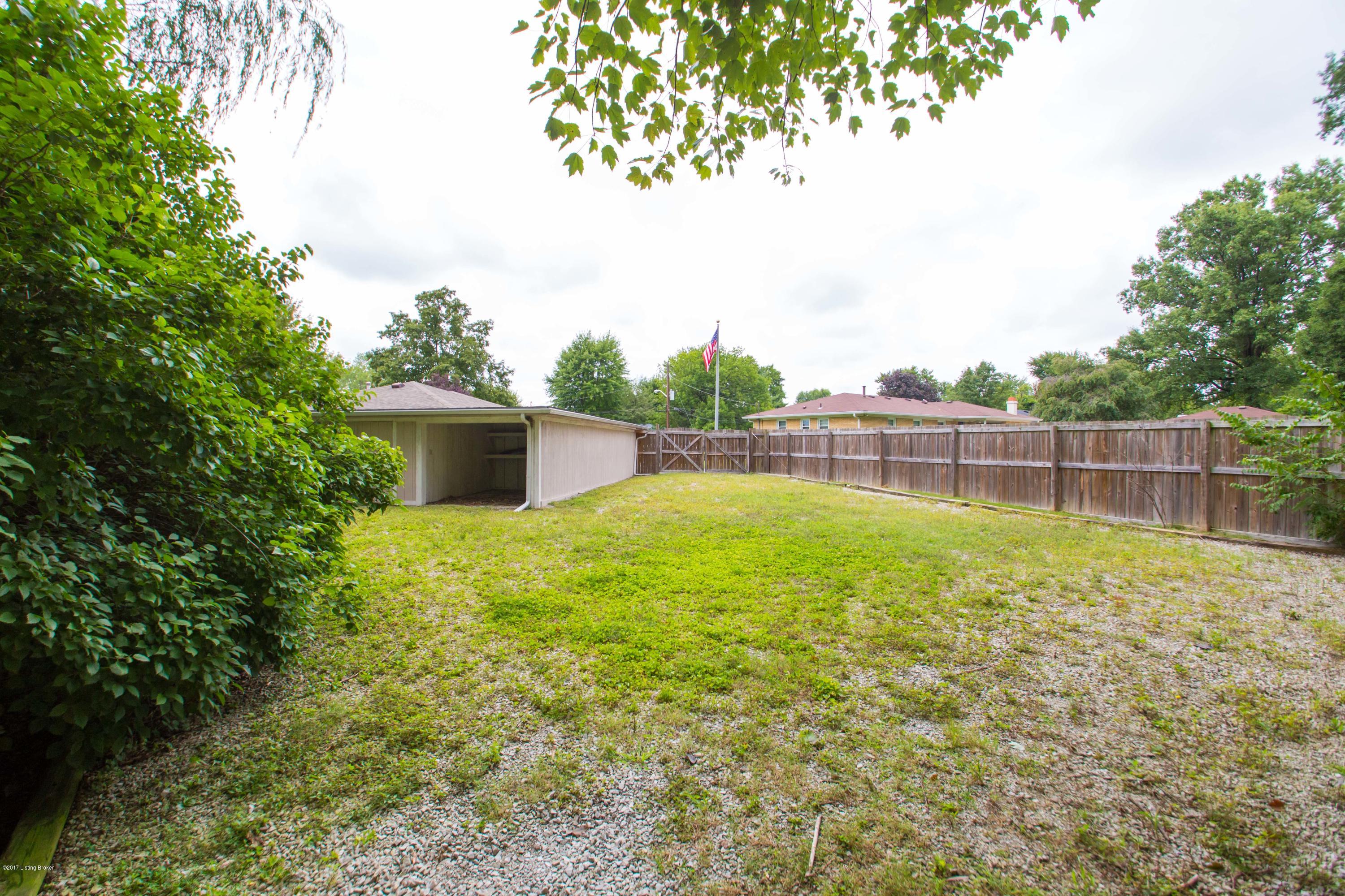 127 Buttercup Road Louisville, KY 40218 - Photo 44 of 51 127_Buttercup_Rd-69
