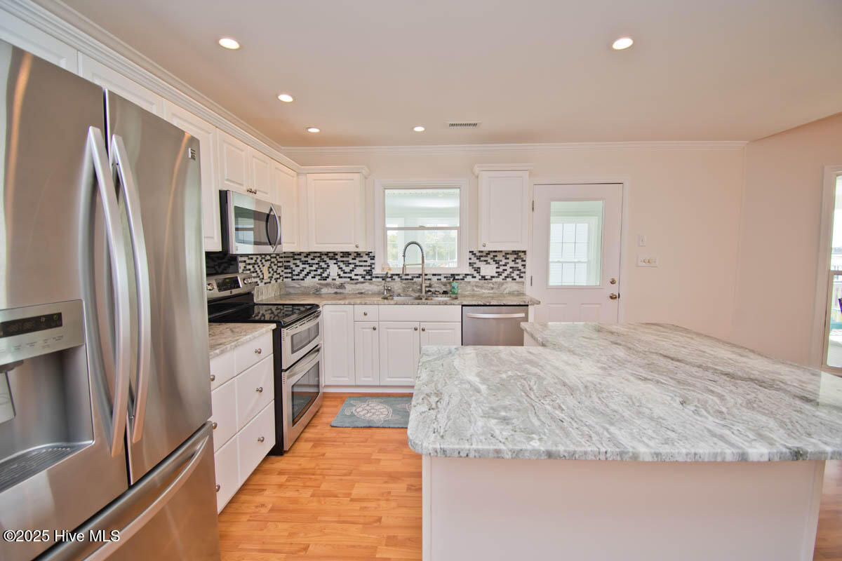 174 Jones Street Cedar Point, NC 28584 - Photo 18 of 52 Granite Countertops