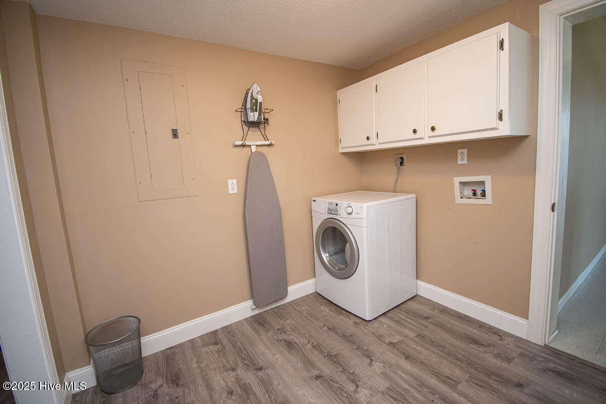 174 Jones Street Cedar Point, NC 28584 - Photo 46 of 52 Laundry Area