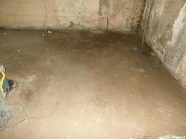 $29,500 | 2328 West Antoinette Street, Peoria, IL 61605