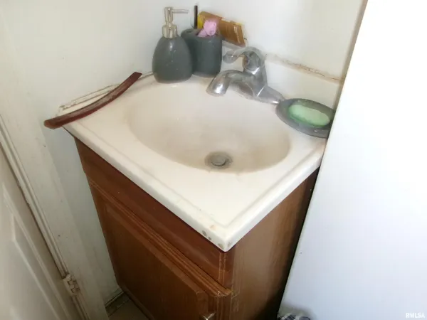$27,600 | 2328 West Antoinette Street, Peoria, IL 61605
