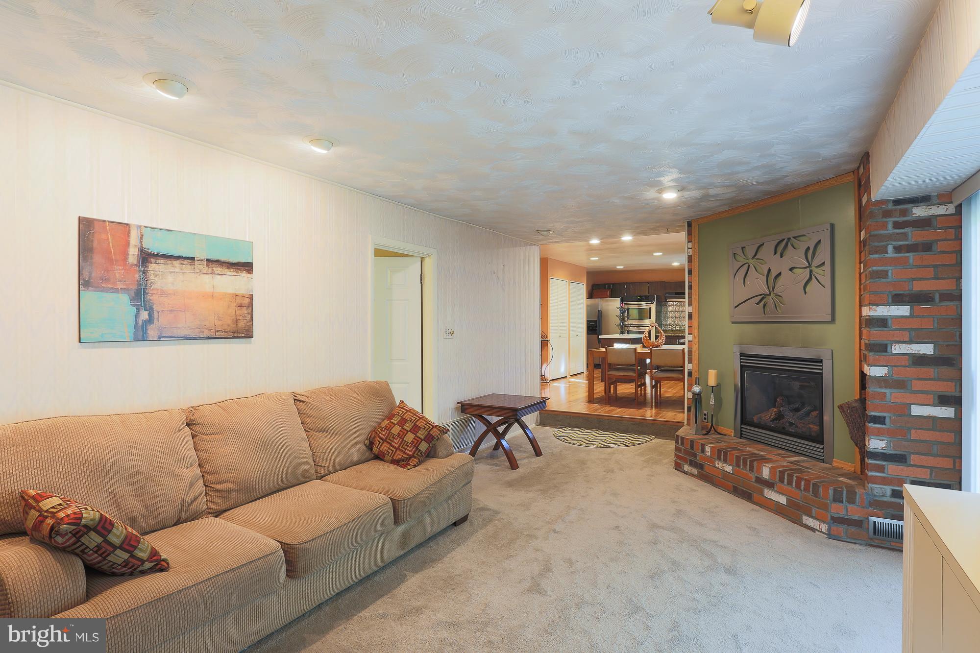 4003 Winlee Road Randallstown, MD 21133 - Photo 12 of 29 Family Room