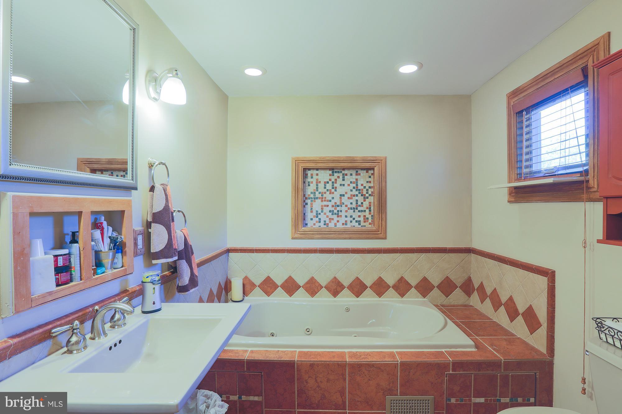 4003 Winlee Road Randallstown, MD 21133 - Photo 17 of 29 Bath (Master)