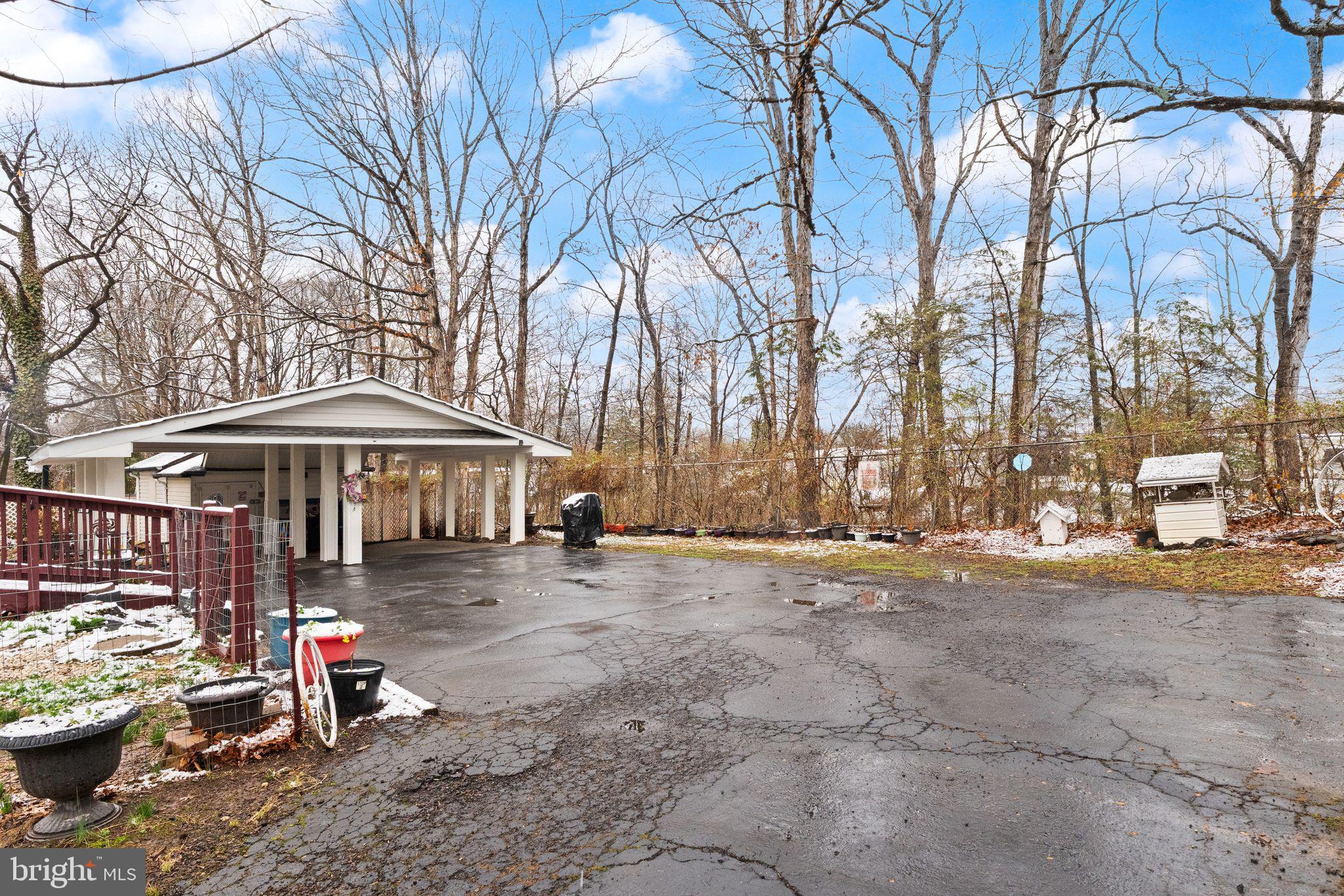 7411 Bull Run Road Manassas, VA 20111 - Photo 38 of 55 Large Driveway