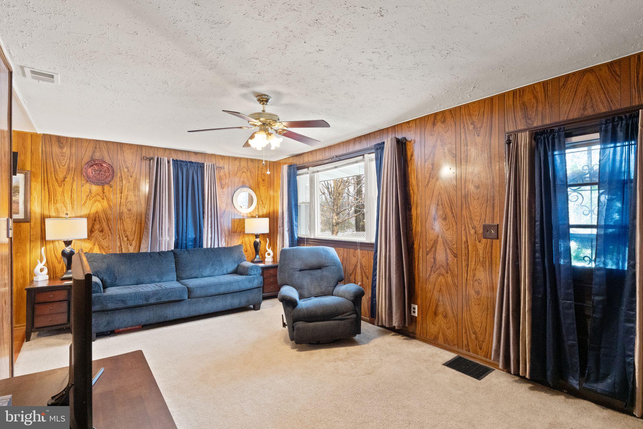 7411 Bull Run Road Manassas, VA 20111 - Photo 6 of 55 Living Room
