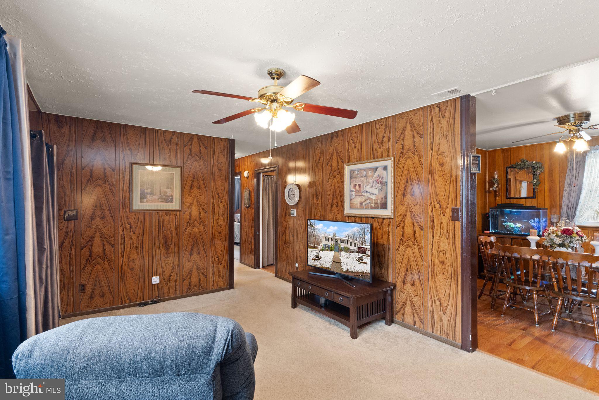 7411 Bull Run Road Manassas, VA 20111 - Photo 7 of 55 Living Room