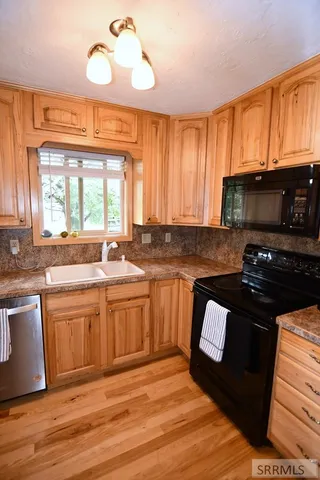 $389,999 | 10230 North Dorian Avenue, Idaho Falls, ID 83401