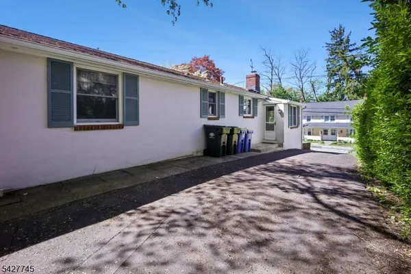 $3,600 | 32 Center Street, Bernardsville, NJ 07924