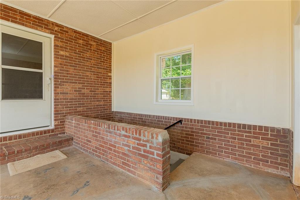 3035 Plantation Road Winston-Salem, NC 27105 - Photo 14 of 28