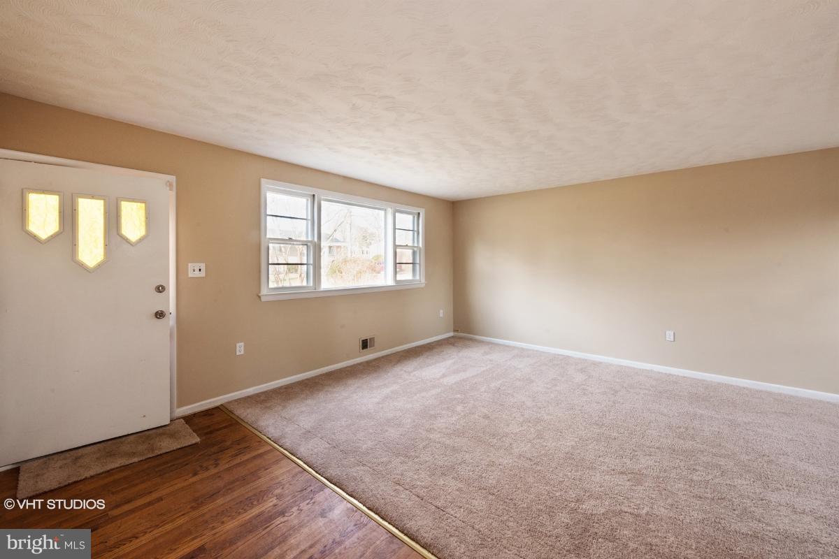 5109 Taft Road Temple Hills, MD 20748 - Photo 2 of 23 Living Room