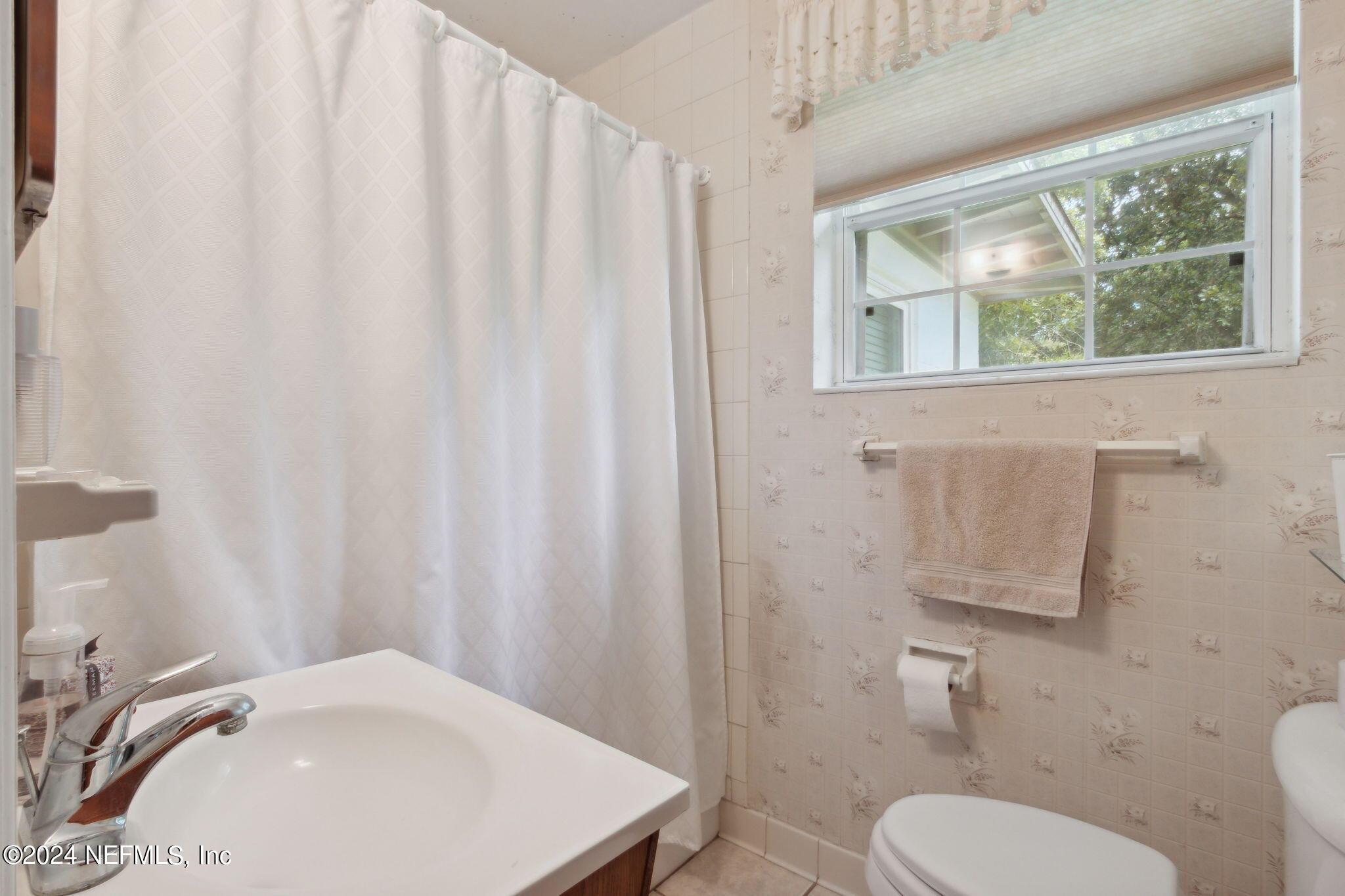257 Brunswick Road Jacksonville, FL 32216 - Photo 27 of 35 bathroom